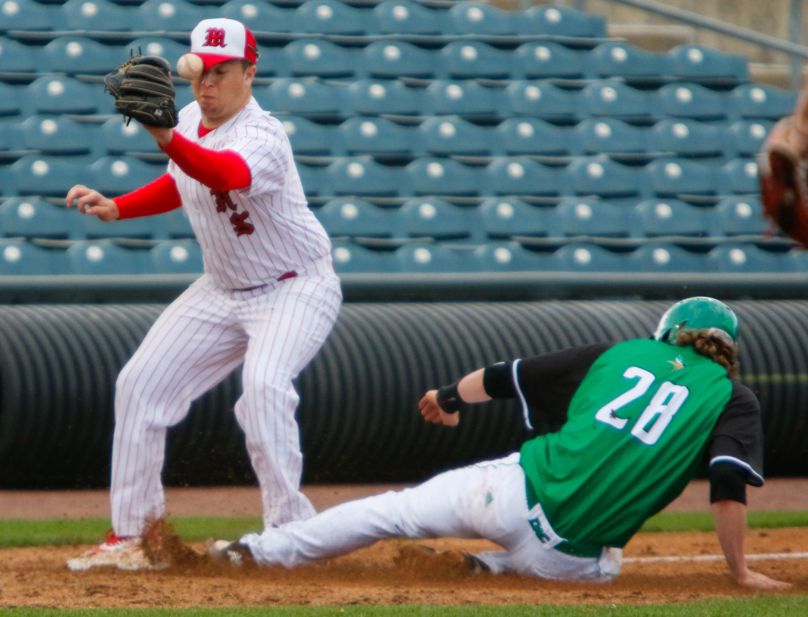 Valparaiso vs. Munster at RailCats high school challenge